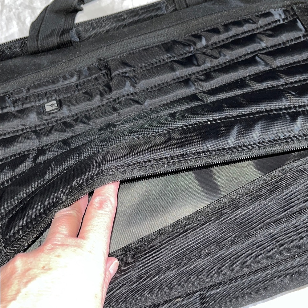 OGIO LAPTOP CARRYING CASE - Picture 9 of 16